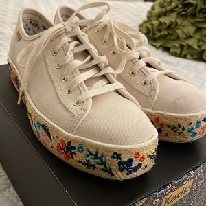 Super cute platform-look Keds with beautiful floral embroidery detail